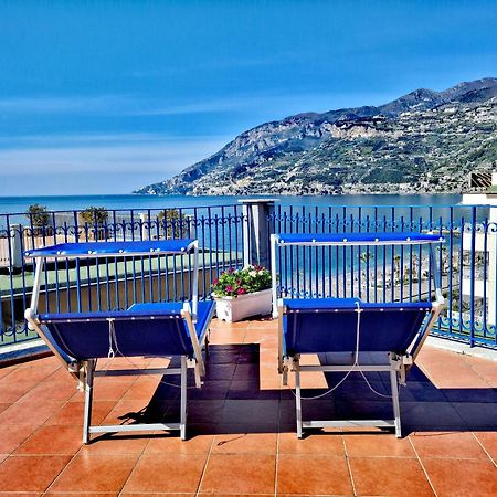 Apartmán A Terrace On The Sea Maiori Exteriér fotografie