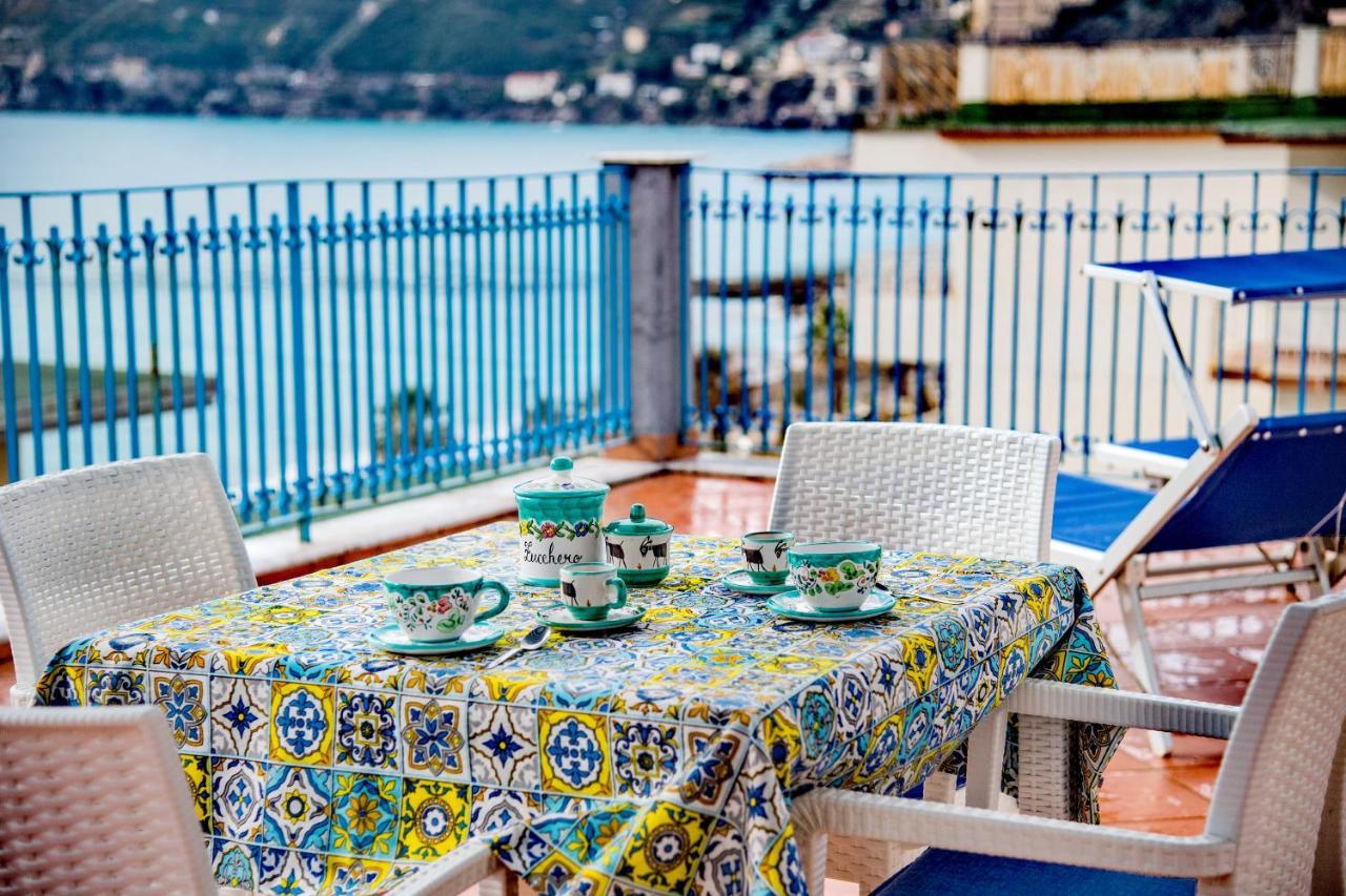 Apartmán A Terrace On The Sea Maiori Exteriér fotografie